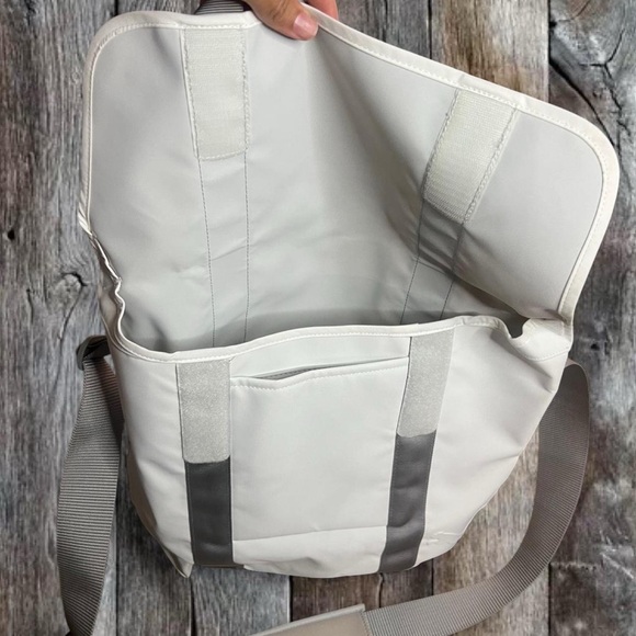 Puma Urban Mobility Cross-Body unisex messenger Bag 2005 - Picture 4 of 6